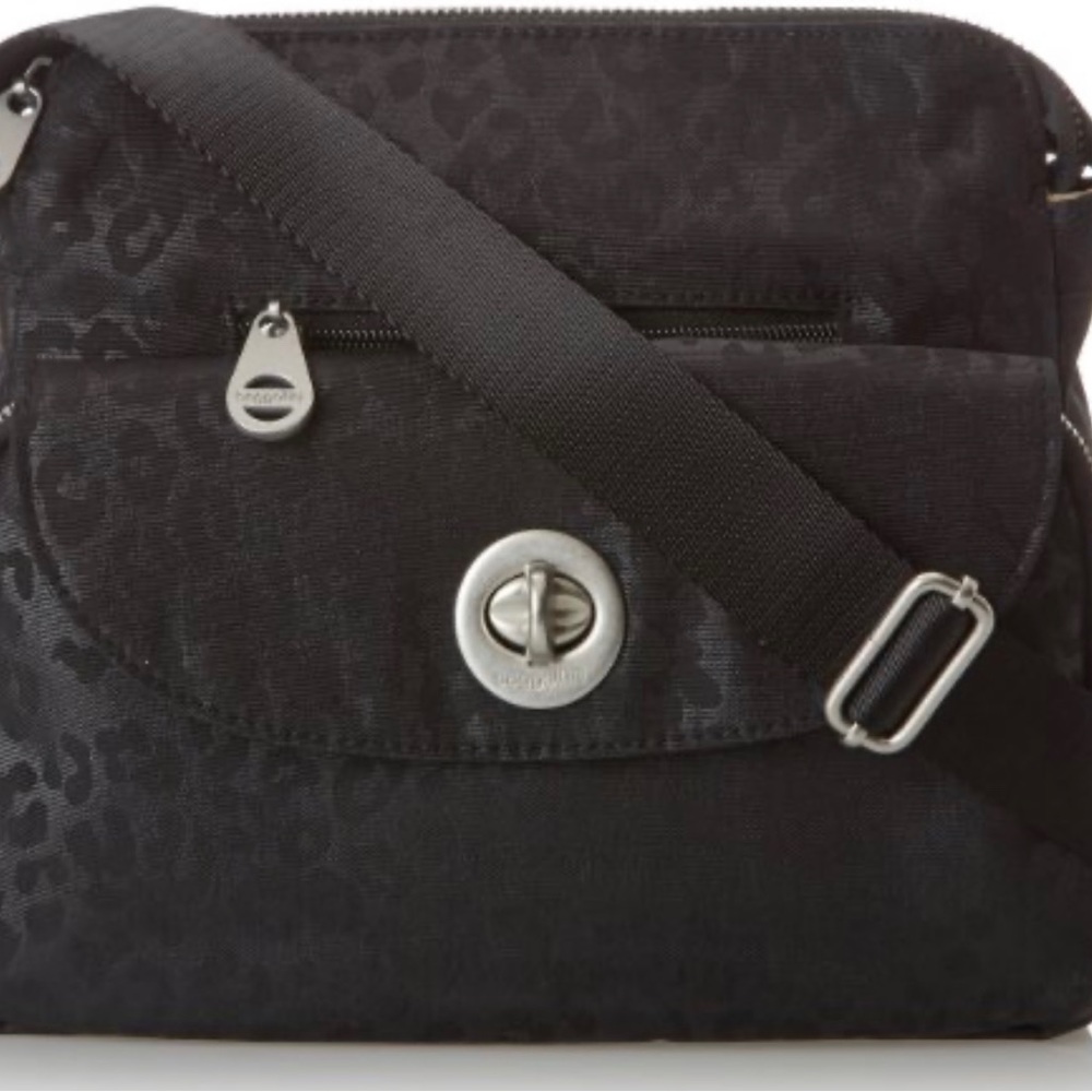 Baggallini Cross body leopard print Brown. In excellent condition.
